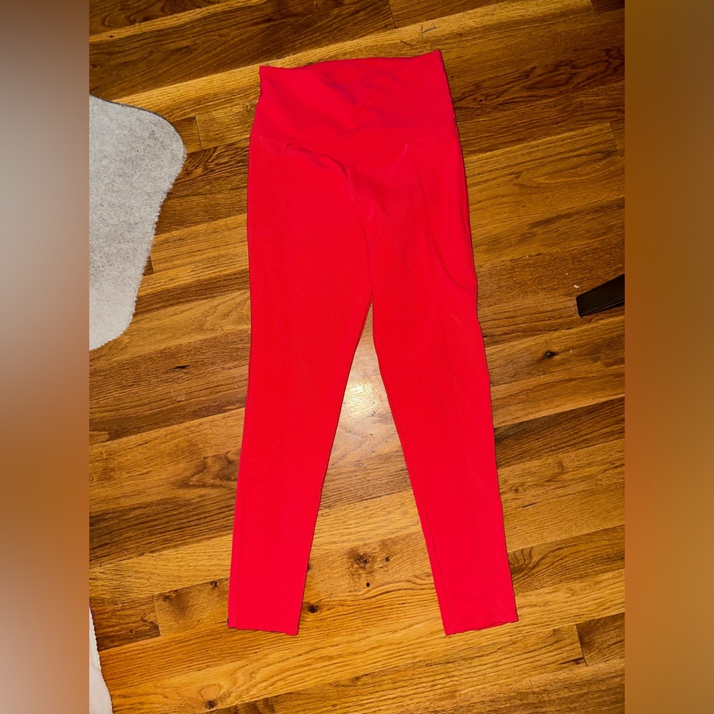 Onzie Red Ribbed Leggings
